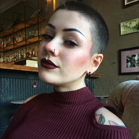 Meet your Posher, Chloe - Picture 6 of 8